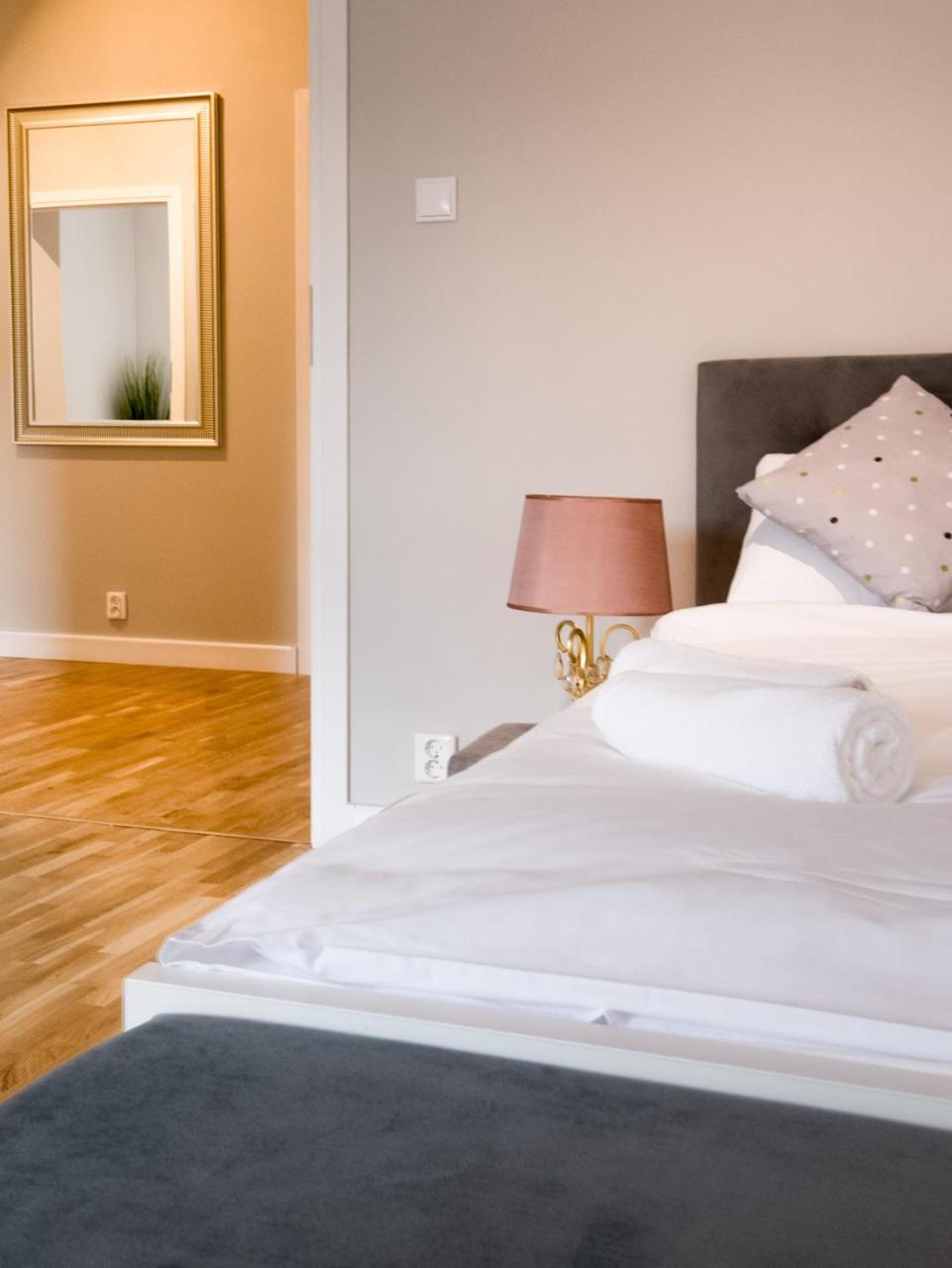 White 4rooms - Center Apartament